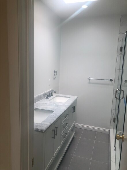 Building Photo - 1477 S Sherbourne Dr