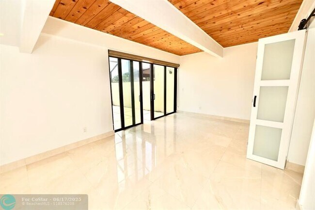 Building Photo - 7760 SW 103rd Pl