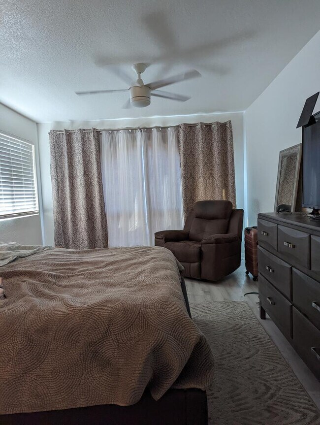 Building Photo - 306 E Ludlow Dr