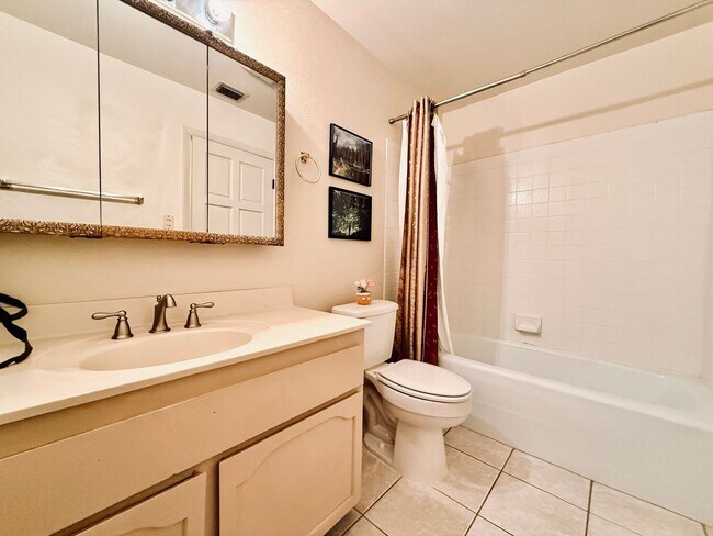 Building Photo - Available August 1st! Beautiful fully furnished single-story home located in the prestigious Span...