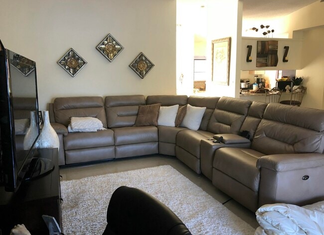 Building Photo - 51 Mayfair Ln