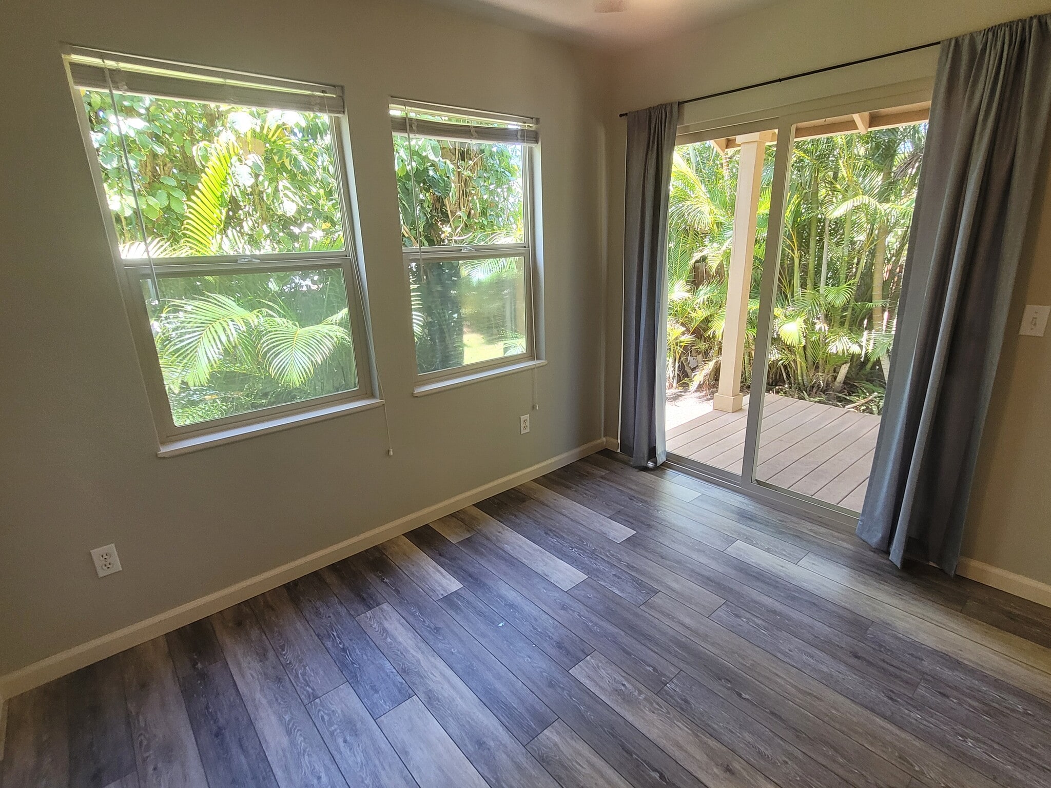 Primary Bedroom - Downstairs - 28 Hoku Pl