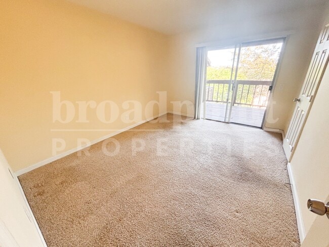 Building Photo - 439 Windyridge Glen
