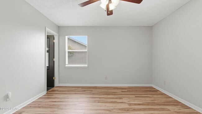 Building Photo - 7708 Shadow Bay Dr