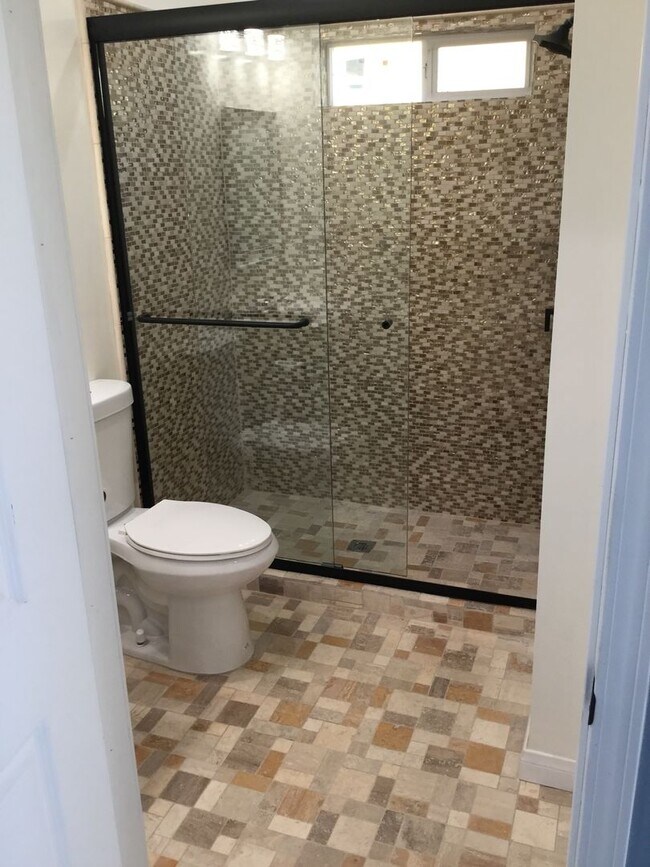 Building Photo - Gorgeous Guest house, with1 Bedroom and 1 Bathroom,  Hawthorne.