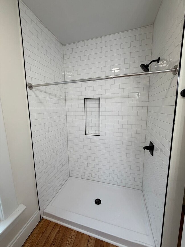 Building Photo - 415 Hanford St