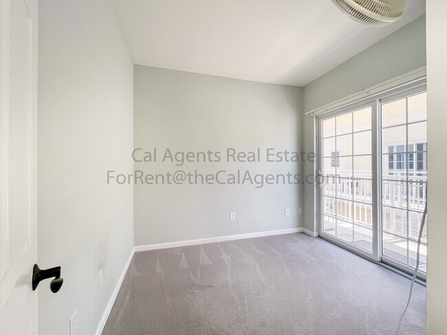 Building Photo - 909 Adams St