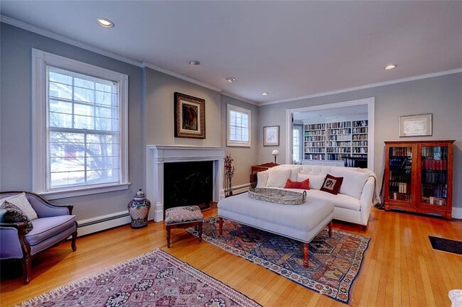 Building Photo - 37 Barnes St