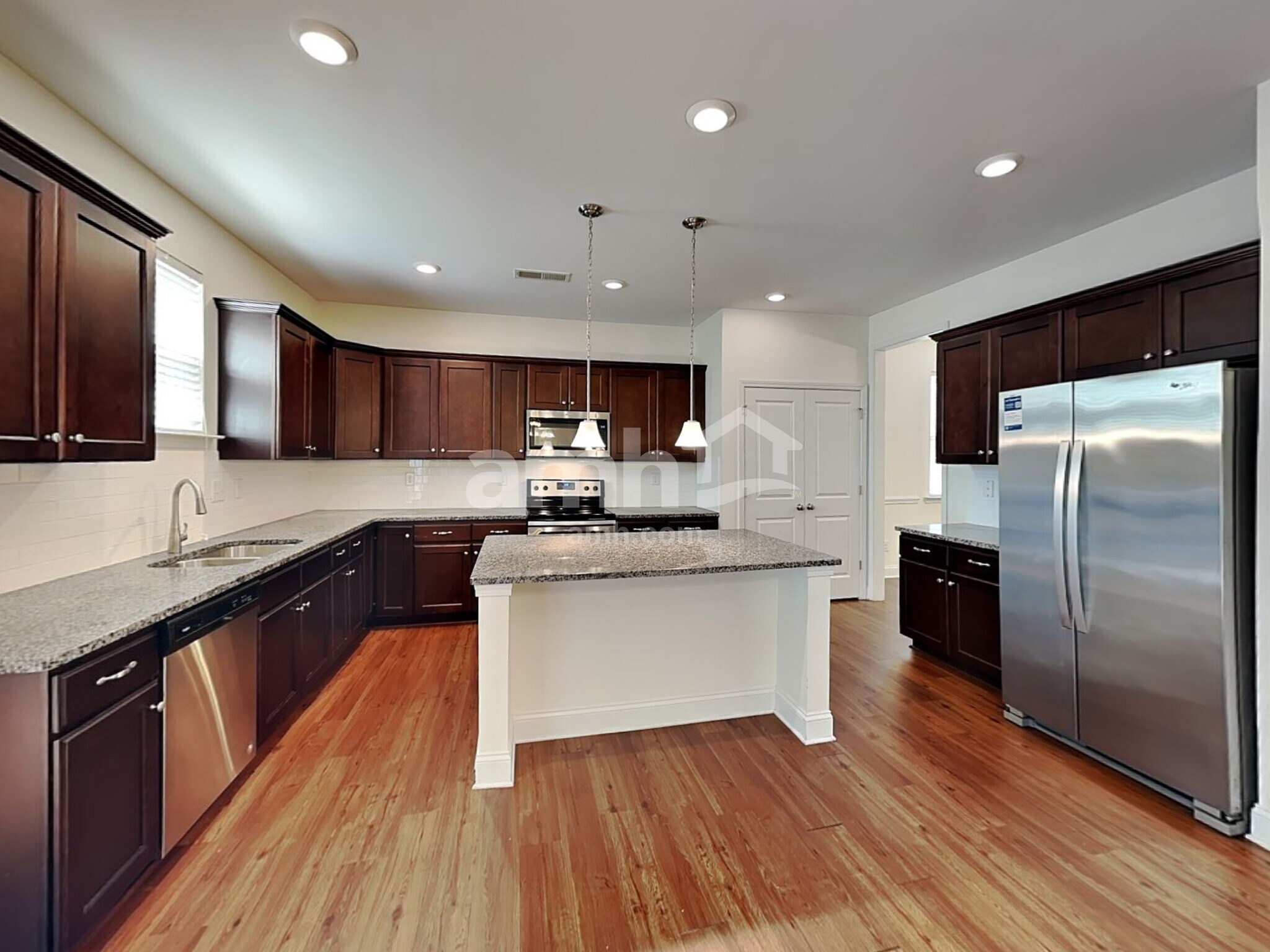 Building Photo - 3021 Greenmont Cir