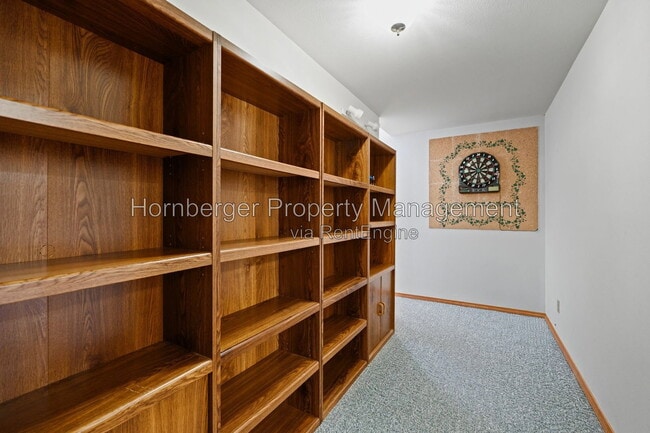 Building Photo - 9811 N Comanche Dr