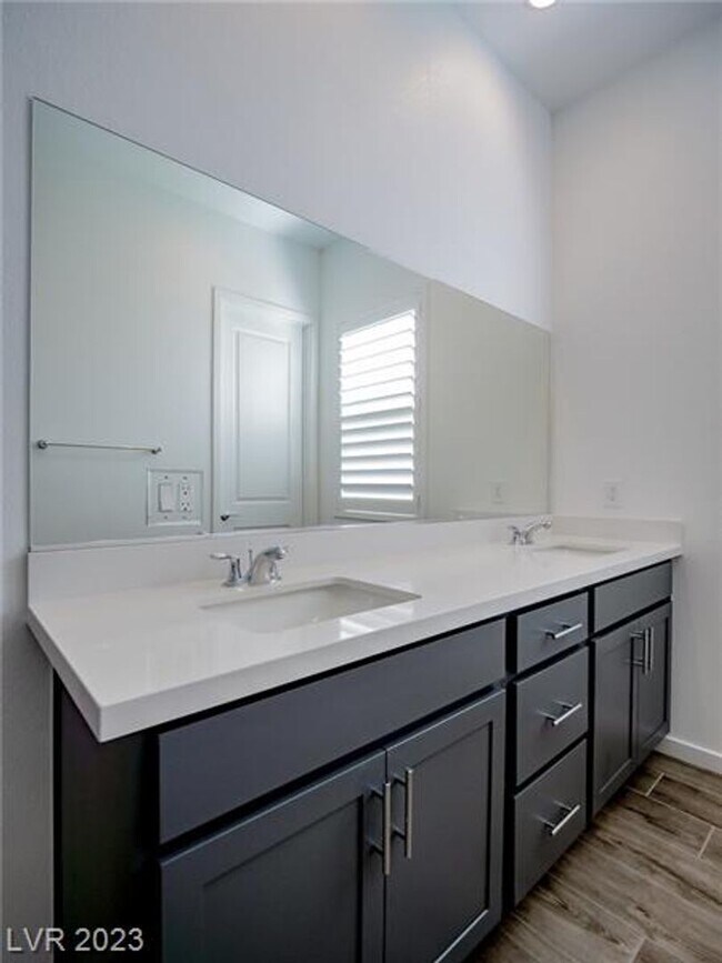 Building Photo - BEAUTIFUL 4BEDROOM HOME IN CADENCE