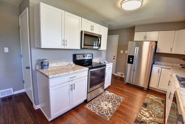 Building Photo - 2 Bed 3 Bath Single Family Home For Rent i...