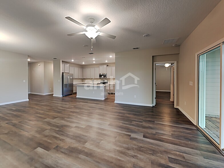 Building Photo - 101 Hemlock Pt