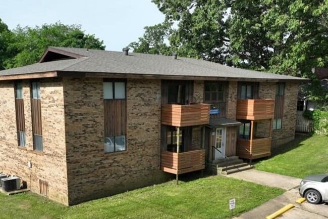 Building Photo - 601 Kinzer St