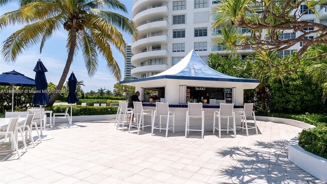 Building Photo - 5161 Collins Ave