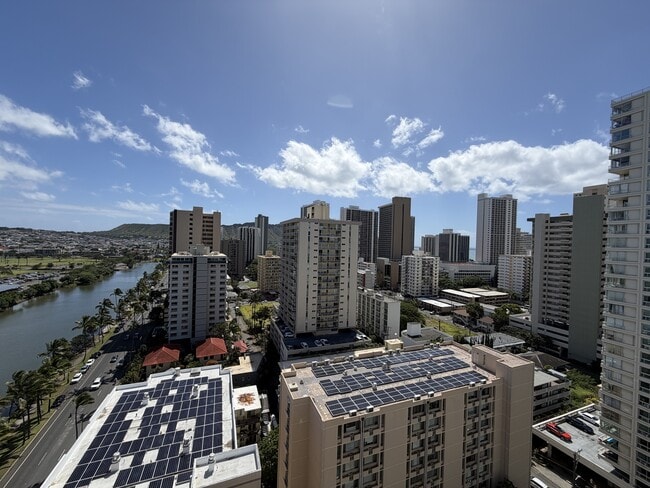 Building Photo - 2421 Ala Wai Blvd