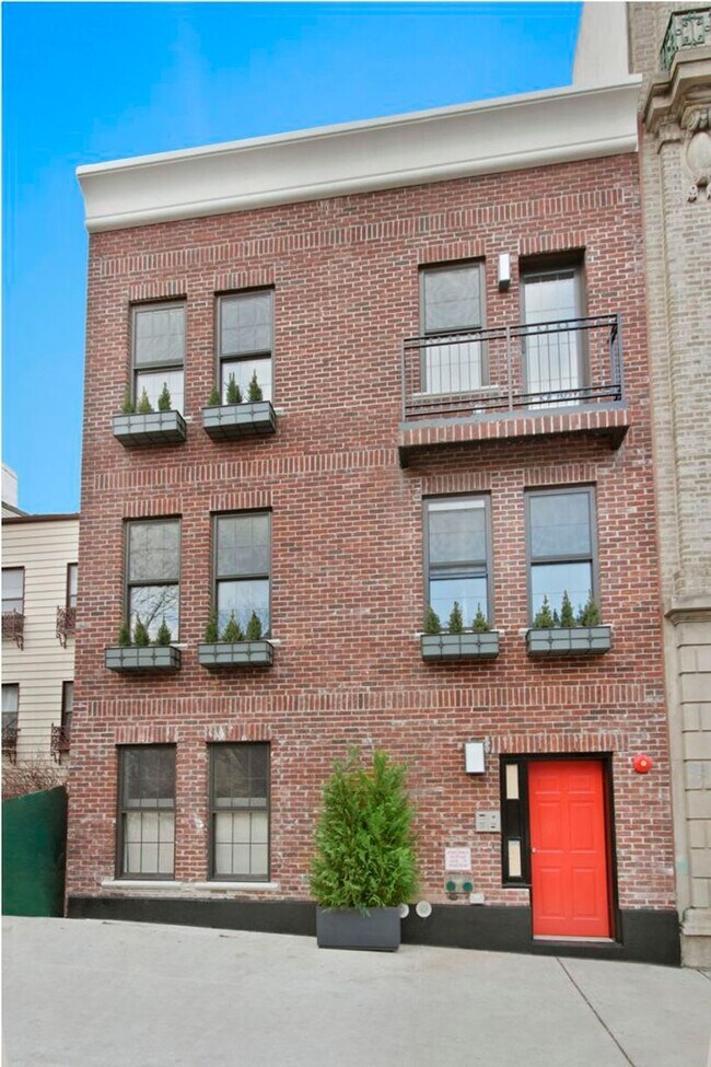 Building Photo - 314 12th St