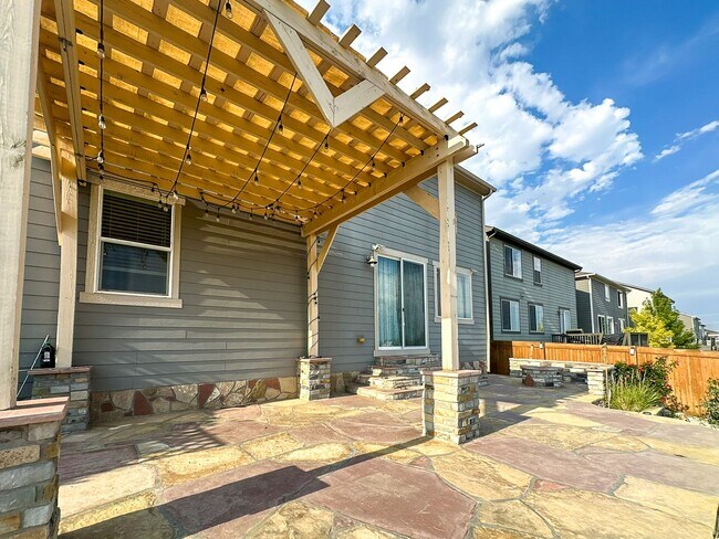 Building Photo - 17286 Bluetrail Ave