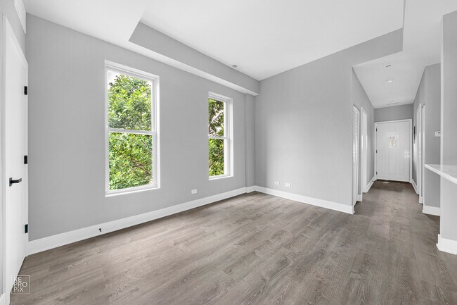 Building Photo - 1035 N Washtenaw Ave