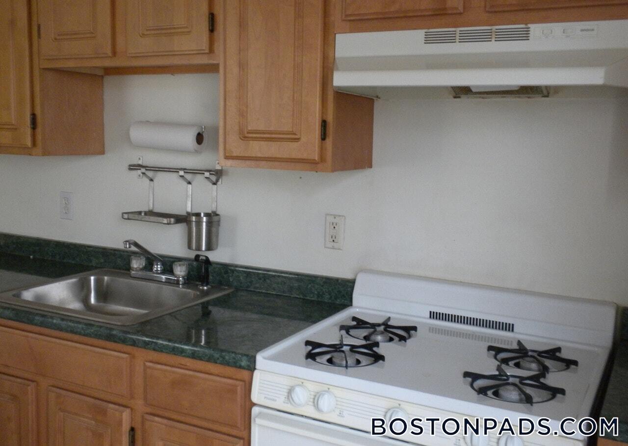 Building Photo - 339 Centre St