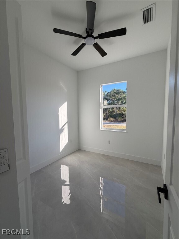 Building Photo - 1037 Macy St E