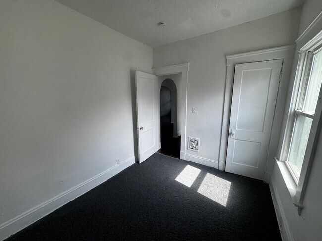 Building Photo - 880 Stevenson Rd