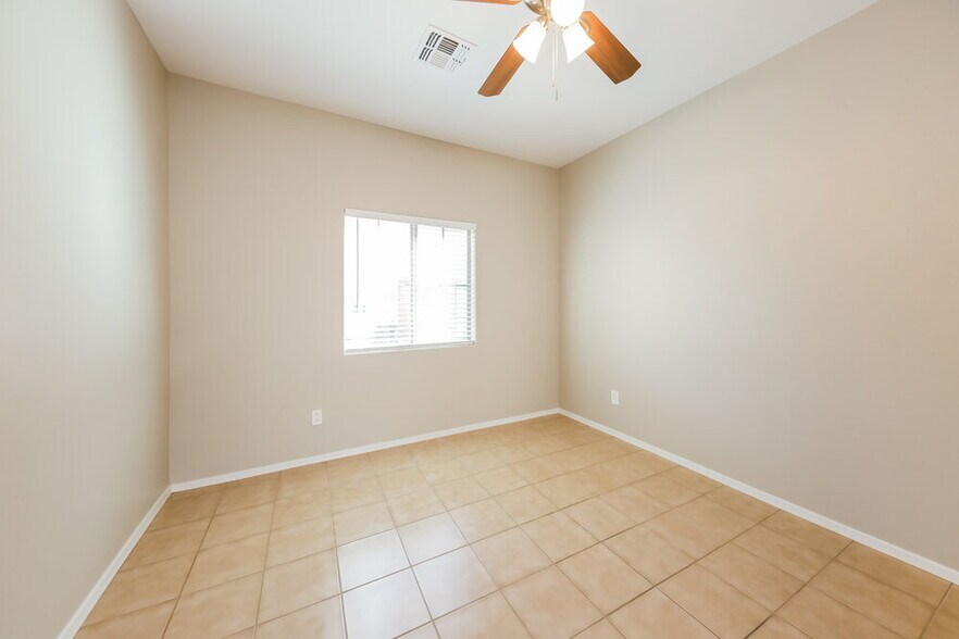 Building Photo - 10239 W Via Del Sol