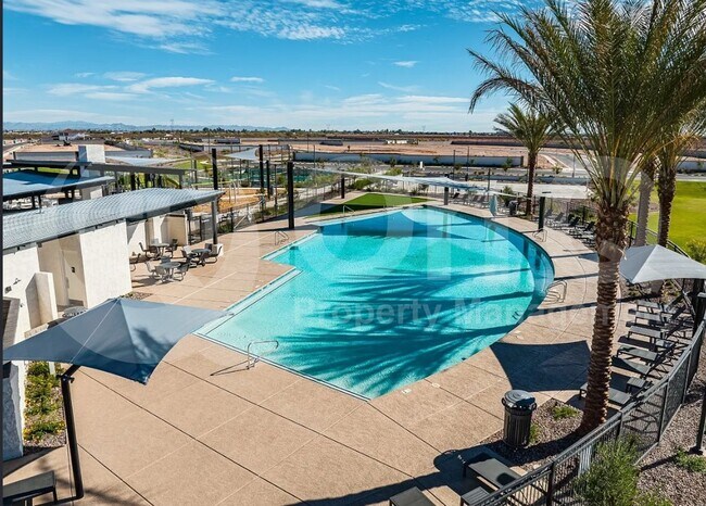 Building Photo - 1235 W Sparrow Dr