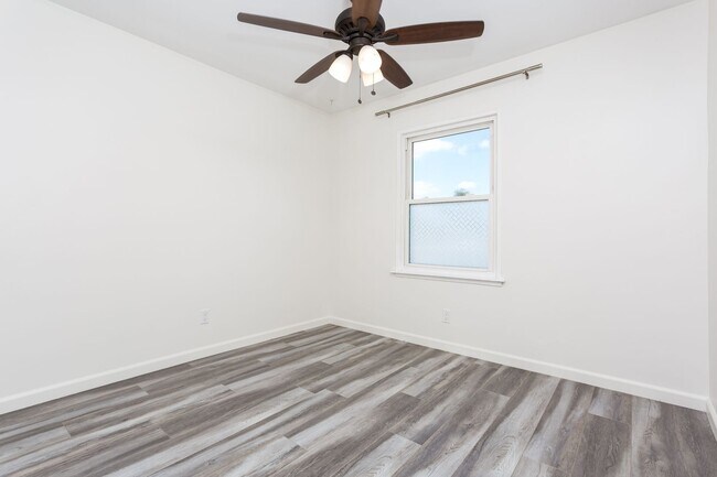 Building Photo - 4520 Marlborough Dr