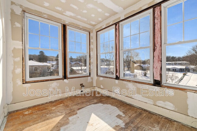 Building Photo - 95-97 Ashland St