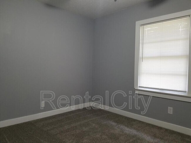 Building Photo - 621 Arlington Ave