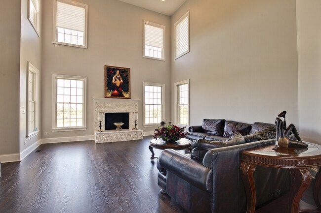 Building Photo - 8 Turnbury Ct
