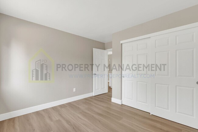 Building Photo - Completely Renovated 4-Bedroom Home with M...