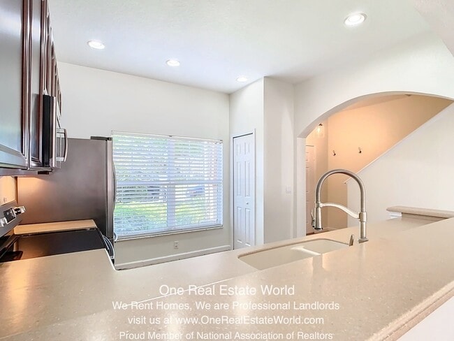 Building Photo - 9155 Hunters Mill Dr