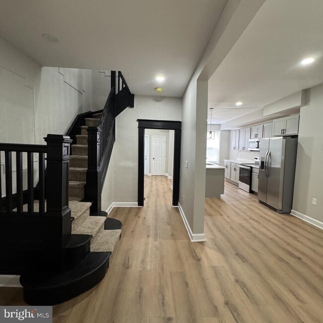 Building Photo - 2216 Whittier Ave