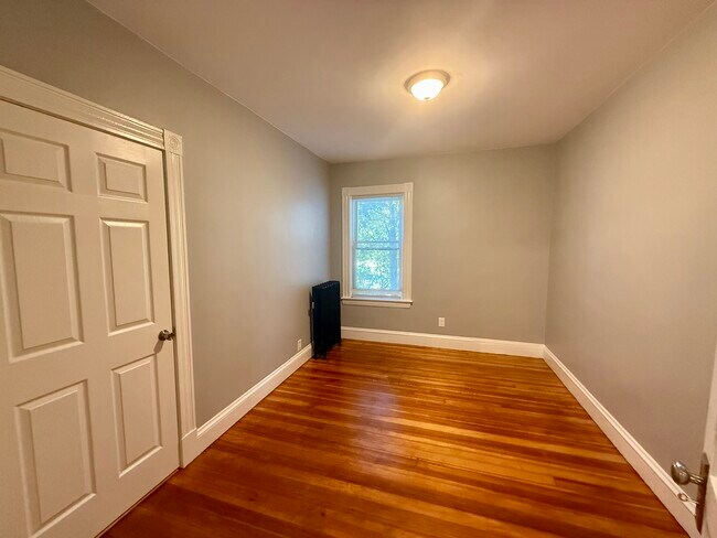 Bedroom #4 - 11 Mt Vernon St