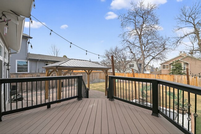 Building Photo - 5559 Wickerdale Ln