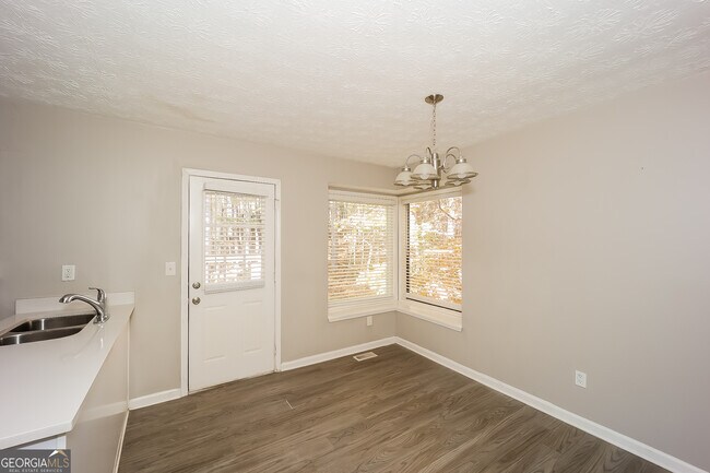 Building Photo - 5120 Cochran Dr