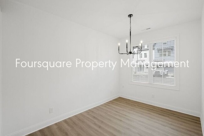 Building Photo - Modern 4-Bed / 3.5-Bath Townhome with Main Level Hard-Surface Floors , Back Patio – Easy Access t...