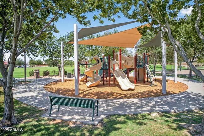 Building Photo - 3405 S 183rd Dr