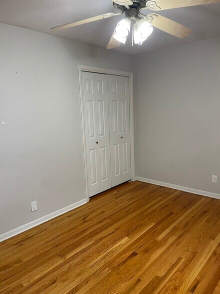 Building Photo - 866 S 45th St