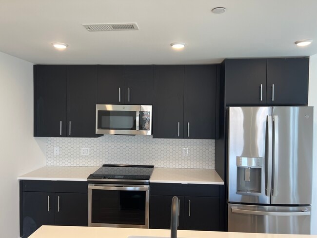 Building Photo - 1501 N 31st St