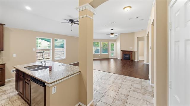 Building Photo - 15513 Landing Creek Ln