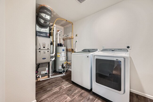 Building Photo - Updated 3-Bed Home with 2-Car Garage in Reunion Metro District