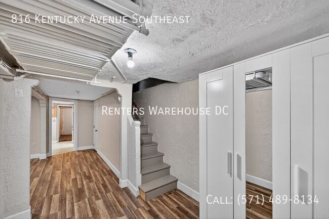Building Photo - 816 Kentucky Ave SE