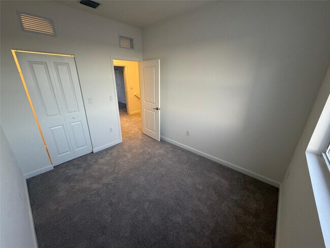 Building Photo - 1136 Ter