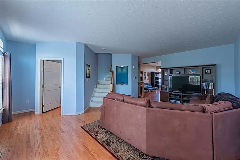 Building Photo - 4019 Village Run Rd