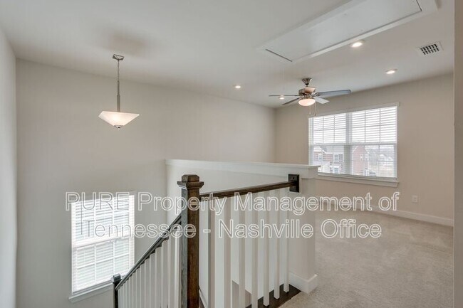 Building Photo - 2102 Morton Dr