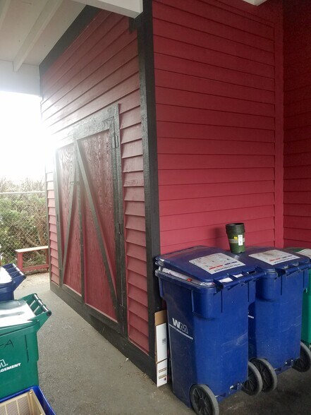Shed - 1559 8th Street Northeast