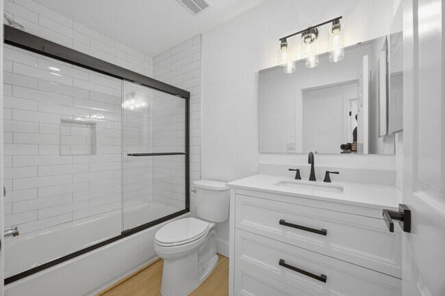 Building Photo - 1040 Gardena